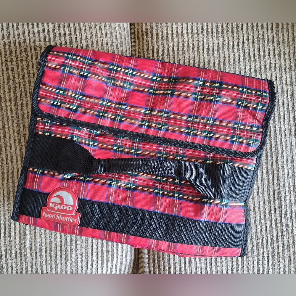 🆕 Igloo Food Shuttles Red & Black Tartan Plaid Casserole Food Carrier